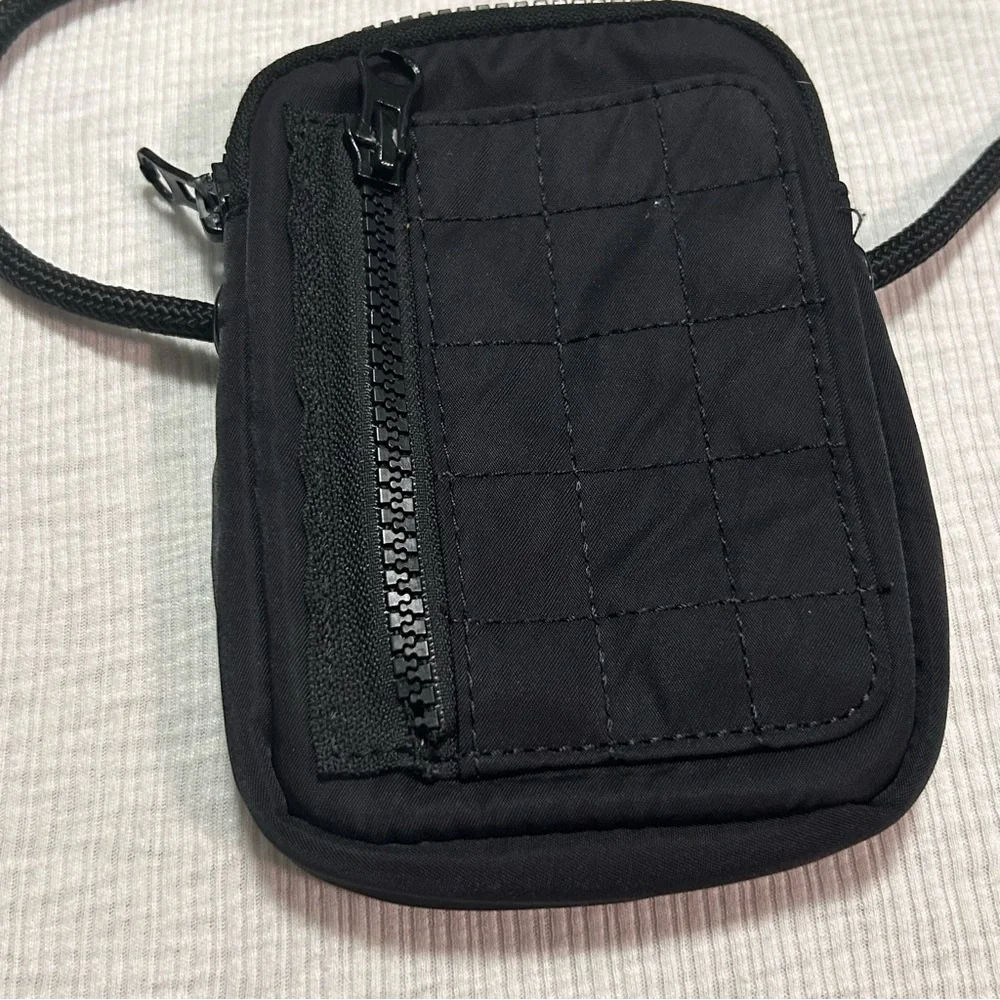 Urban Outfitters UO Ripstop Utility Sling Bag Black Crossbody‎